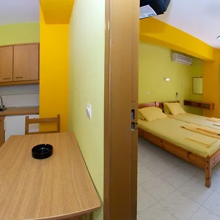 Remezzo 3* Sami (Kefalonia)