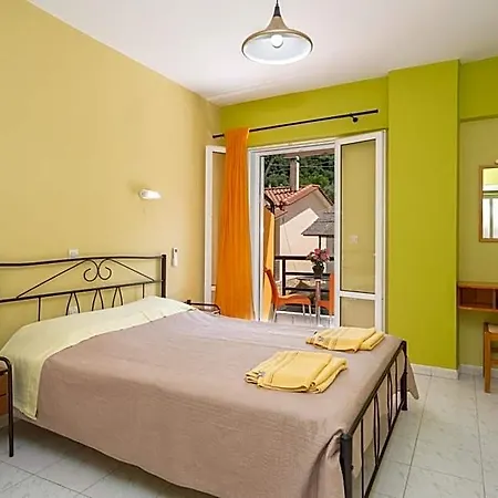 Lejlighedshotel Remezzo Sami (Kefalonia)
